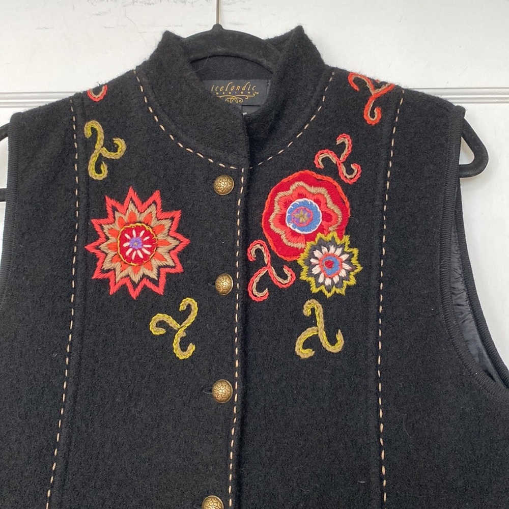 Icelandic Design Sweater Vest - image 2